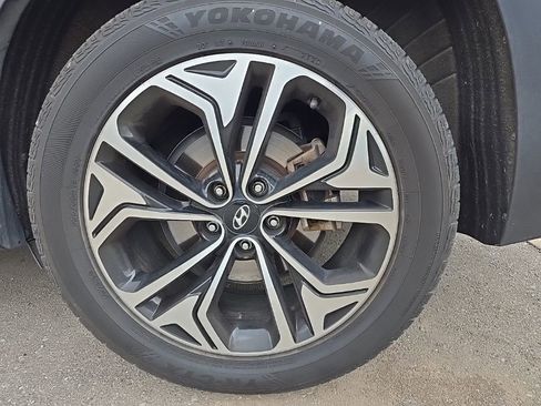 Used 2019 Hyundai Santa Fe Limited image 11