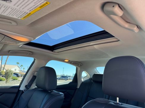 Used 2015 INFINITI Q70 3.7 w/ Deluxe Touring Package image 33