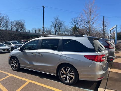 Used 2023 Honda Odyssey Touring image 13
