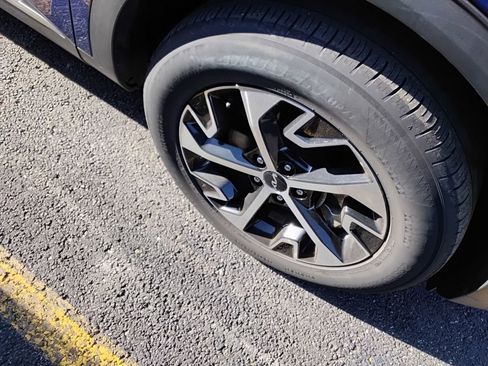 Used 2025 Kia Sportage EX image 12