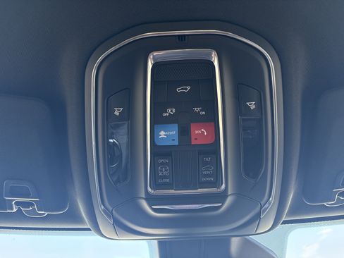 New 2025 Jeep Grand Cherokee Altitude AWD/4WD image 29