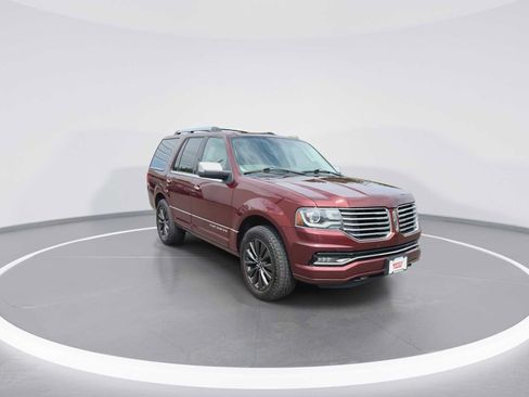 Used 2015 Lincoln Navigator 4WD image 2