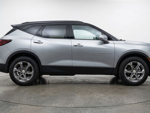 Used 2025 Chevrolet Blazer LT image 11