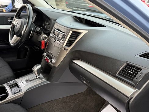 Used 2011 Subaru Outback 2.5i Premium image 12