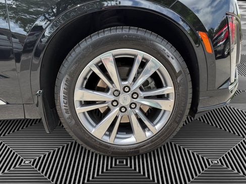Used 2024 Cadillac XT6 Premium Luxury w/ Technology Package AWD/4WD image 9