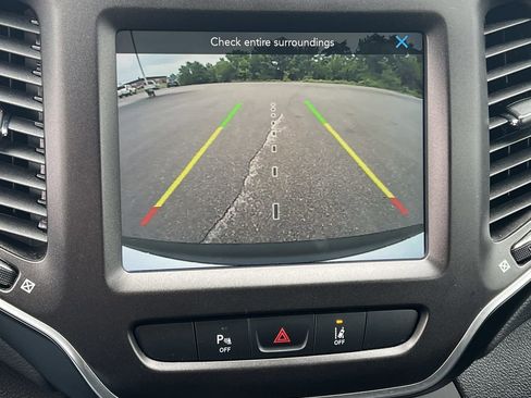 Used 2021 Jeep Cherokee Trailhawk image 31