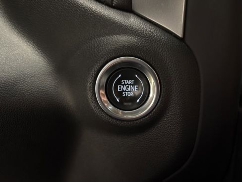 Used 2020 Chevrolet Silverado 1500 RST AWD/4WD image 21