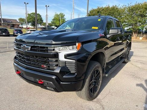 Used 2025 Chevrolet Silverado 1500 LT Trail Boss w/ Convenience Package II AWD/4WD image 7