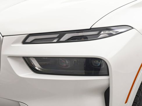 Used 2023 BMW X7 xDrive40i w/ Dynamic Handling Package image 32