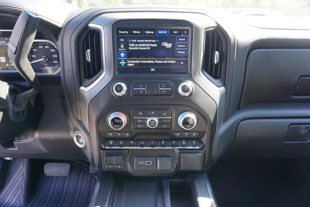 Used 2021 GMC Sierra 3500 Denali w/ Denali Ultimate Package AWD/4WD image 17