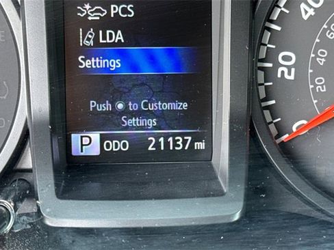 Used 2020 Toyota Tacoma SR image 40