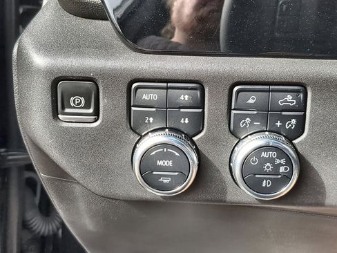 Certified 2023 GMC Sierra 1500 SLT w/ SLT Premium Package image 18