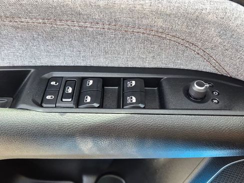 Used 2024 Jeep Compass Latitude AWD/4WD image 17