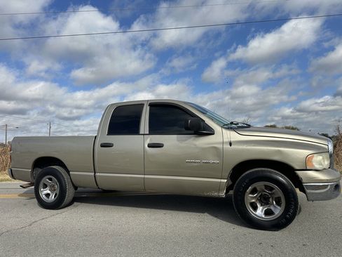 Used 2004 Dodge Ram 1500 Truck SLT image 2