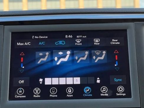 Used 2020 Chrysler Voyager Lxi image 94