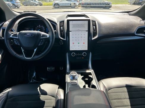 Used 2022 Ford Edge ST-Line w/ Class II Trailer Tow Package AWD/4WD image 3