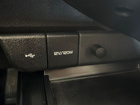 Used 2020 Toyota Camry LE FWD image 39