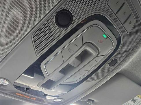 Used 2020 Audi Q5 e Premium Plus w/ Premium Plus Package image 34