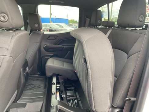 Used 2025 Chevrolet Colorado Trail Boss AWD/4WD image 18