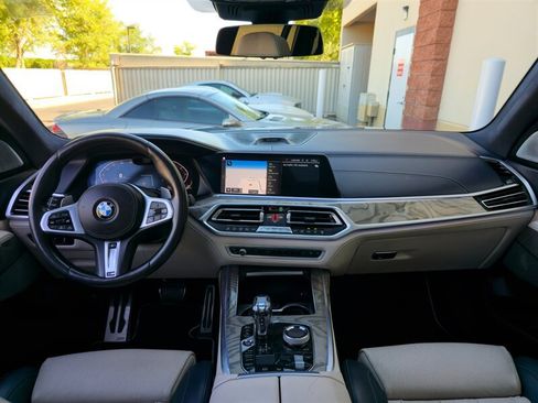 Used 2019 BMW X7 xDrive50i w/ M Sport Package AWD/4WD image 16