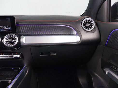 Used 2024 Mercedes-Benz EQB 250+ image 38