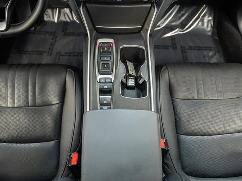 Used 2019 Honda Accord Touring image 25
