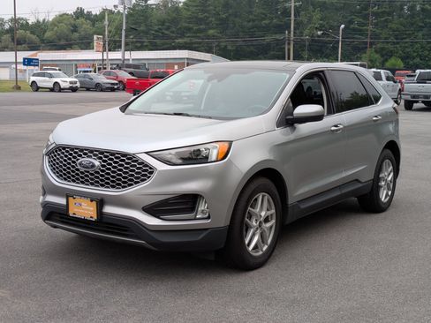 Certified 2024 Ford Edge SEL w/ Convenience Package AWD/4WD image 5