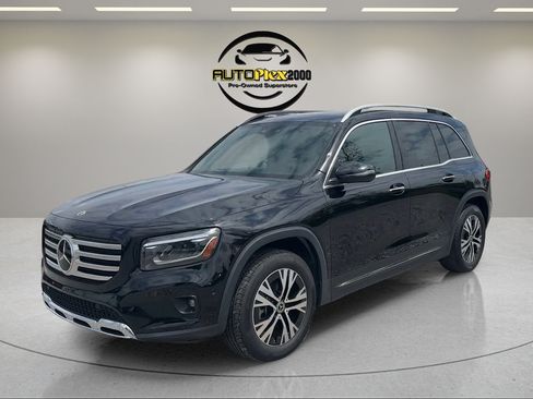 Used 2024 Mercedes-Benz GLB 250 4MATIC image 3