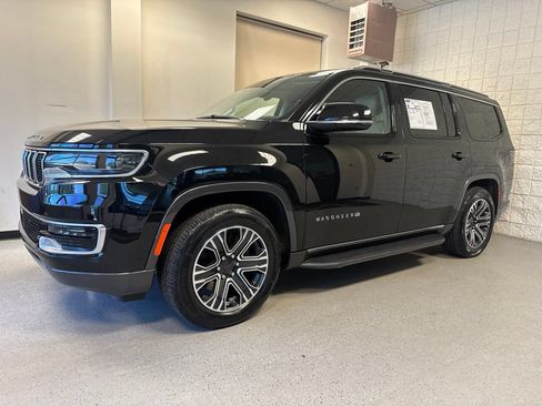 Used 2022 Jeep Wagoneer Series III AWD/4WD image 48
