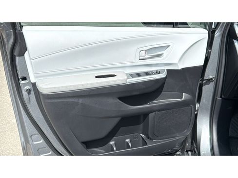 New 2026 Toyota Sienna XLE FWD image 48