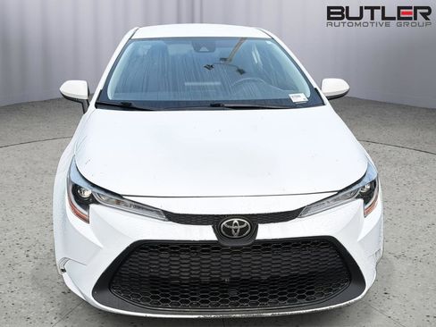 Used 2022 Toyota Corolla LE FWD image 4