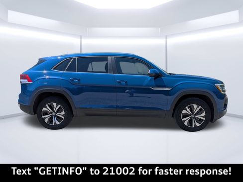 Used 2025 Volkswagen Atlas Cross Sport SE FWD image 2