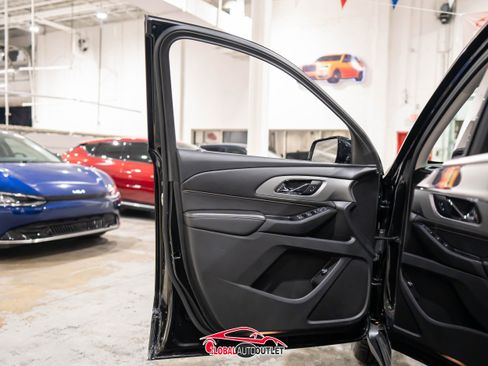 Used 2020 Chevrolet Traverse LT w/ Driver Confidence II Package image 39