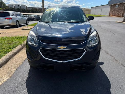 Used 2017 Chevrolet Equinox LS FWD image 2