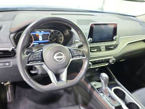 Certified 2025 Nissan Altima 2.5 SR FWD image 18