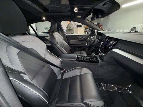 Used 2022 Volvo S60 T8 R-Design w/ Advanced Package image 14