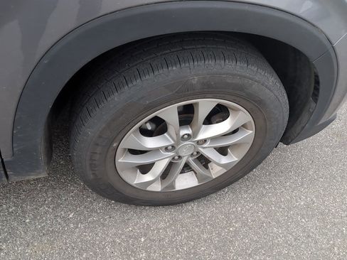 Used 2019 Hyundai Santa Fe SE image 8