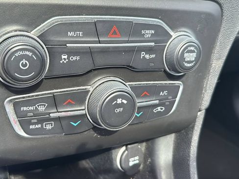 Used 2022 Dodge Charger SXT w/ Leather Interior Group RWD image 33