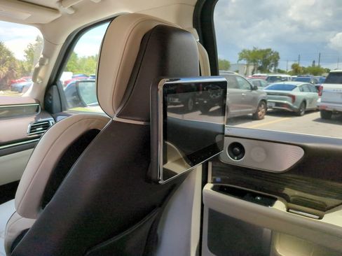 Used 2020 Lincoln Navigator L Black Label AWD/4WD image 18