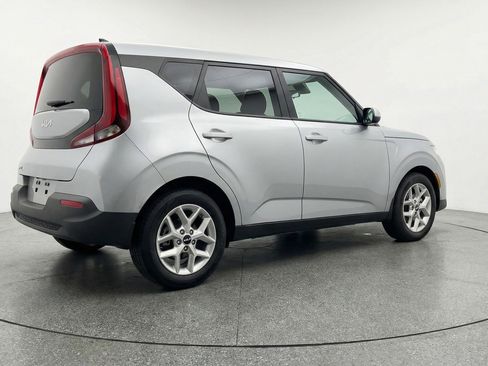 Used 2025 Kia Soul LX w/ LX Technology Package FWD image 7
