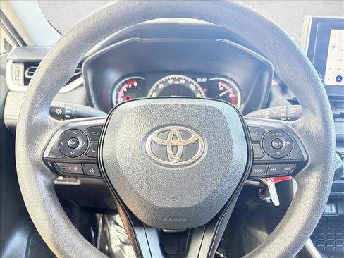 Used 2024 Toyota RAV4 LE AWD/4WD image 8