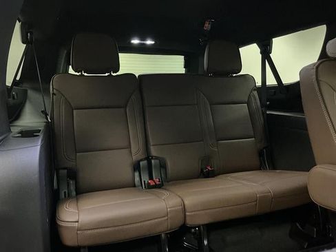 New 2026 Chevrolet Suburban High Country AWD/4WD image 40