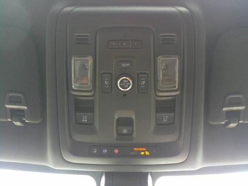 Used 2021 Chevrolet Tahoe High Country image 25