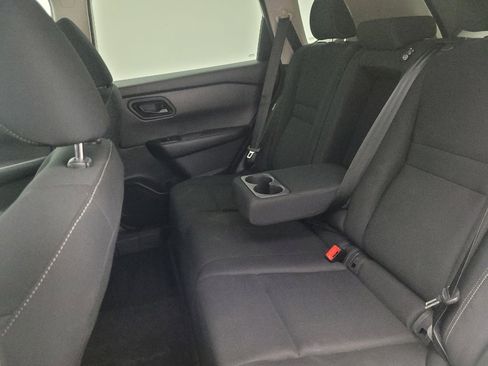 Used 2024 Nissan Rogue S image 18