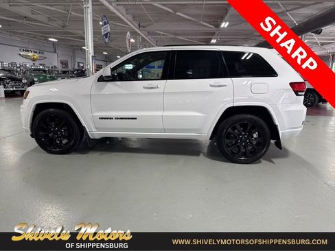 Used 2019 Jeep Grand Cherokee Altitude image 2