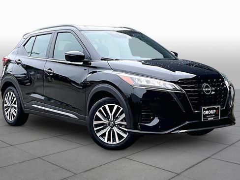 Certified 2024 Nissan Kicks SR FWD image 3