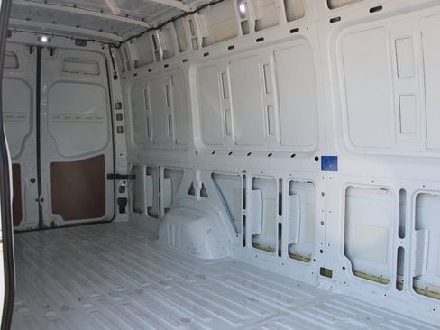 Used 2016 Mercedes-Benz Sprinter 2500 image 14