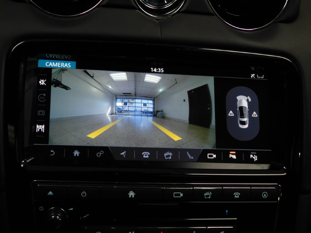 Used 2018 Jaguar XJ RWD image 53