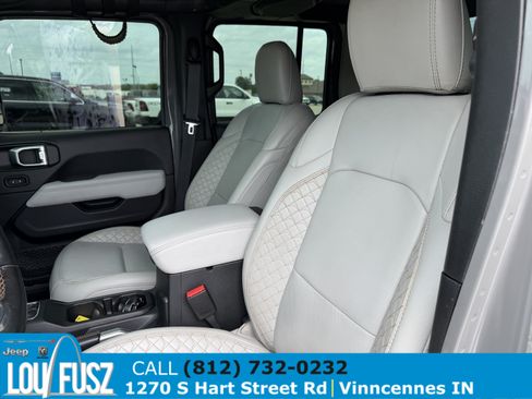 Used 2022 Jeep Gladiator Overland AWD/4WD image 18