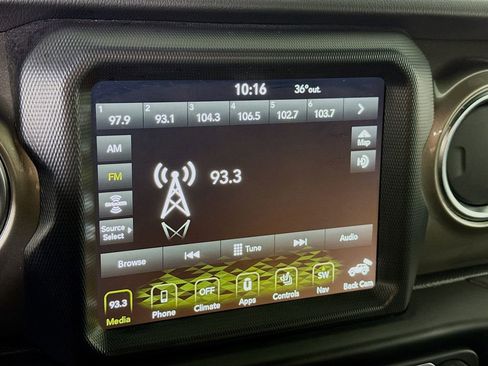 Used 2021 Jeep Wrangler Unlimited Sahara image 8